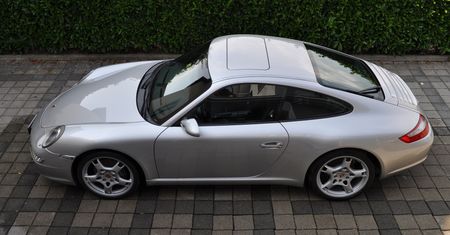 Śląskie. "Przechodnie" porsche. Cztery osoby oskarżone o pranie pieniędzy z przestępstw podatkowych