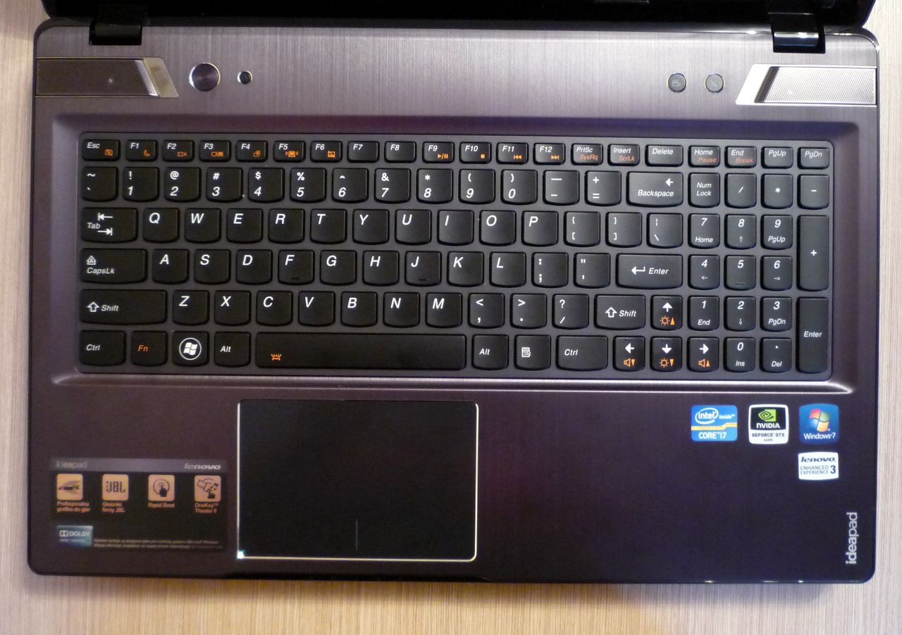 Lenovo IdeaPad Y580 - klawiatura i touchpad