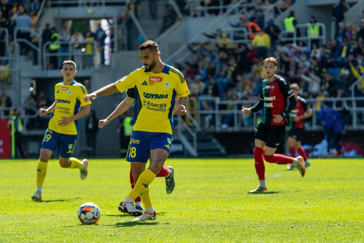 Arka Gdynia zrobiła pierwszy transfer, ale drugi wykoleił się na finiszu. Marcel Wędrychowski wybrał jednak GKS Katowice