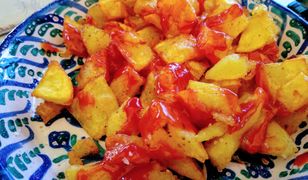 Patatas bravas - znak rozpoznawczy madryckiej gastronomii. Jednak trzeba wiedzieć, gdzie je zamówić
