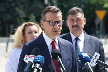 Nowy sondaż. Uwzględnili w nim możliwą partię Morawieckiego