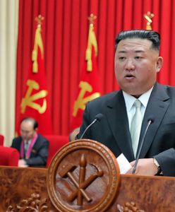 "Bezprecedensowe". Kim Dzong Un wystrzelił 100 pocisków