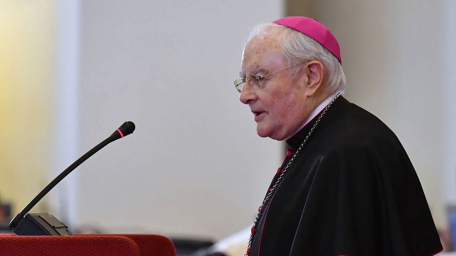 Abp Henryk Hoser w szpitalu z powodu COVID-19