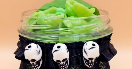 Słodycze, które straszą naprawdę – zobacz, co kryje się w halloweenowych przysmakach