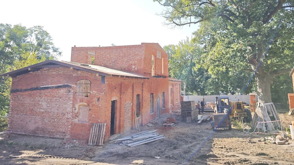 Remont budynków toruńskiej rakarni przy Szosie Chełmińskiej 75, gdzie znajdowała się również podmiejska siedziba kata, miał się zakończyć w czerwcu 2025 roku. Trwa nadal, chociaż mija wrzesień.