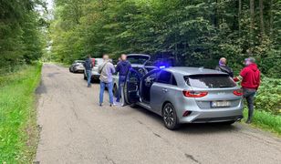 W aucie było 80 tysięcy. Dwóch mężczyzn zatrzymała policja