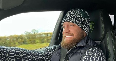 Conor McGregor wybrał się do parku. Szokował nie tylko stylizacją