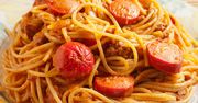 Zamiast klasycznej pasty, zrób spaghetti po filipińsku. Dzieci je pokochają