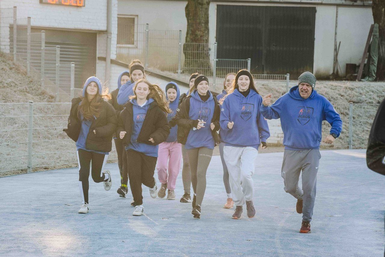 Biegiem po karmę w Żarach