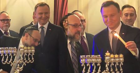Prezydent zapalił świece: "Niech płomień świeci na Rzeczpospolitą!"