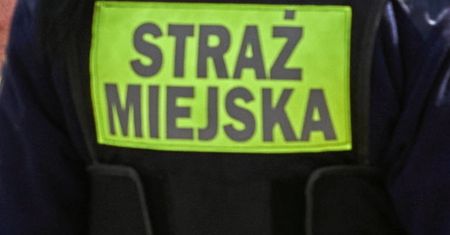 Ukradła kurtkę z przychodni. Wpadła przez słuchawki