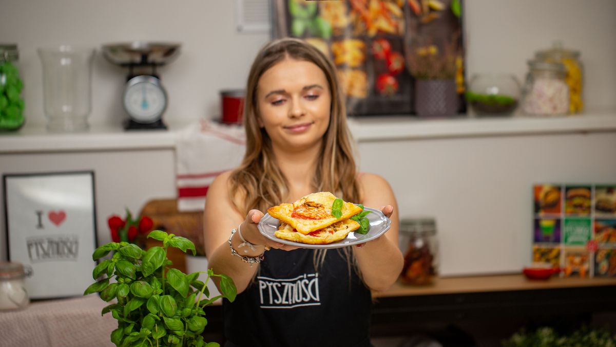 Odwrócona tarta z pomidorami i mozzarellą- Pyszności