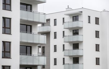 Topnieją ceny mieszkań w Warszawie. Tyle dziś kosztuje m2. Najdroższe i najtańsze dzielnice