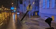 Ratownicy jechali nocą przez Gorzów. Nagle pręt przebił szybę karetki
