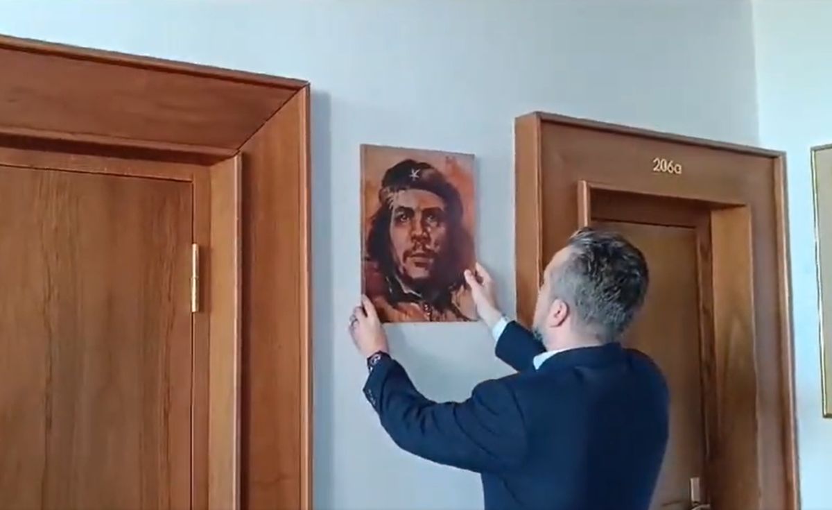 Nowy portret w gabinecie wicemarszałka parlamentu.
