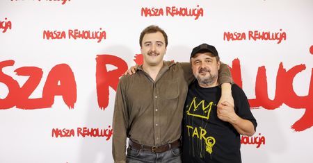 Gra Macieja Kuronia. Jest synem Arkadiusza Jakubika