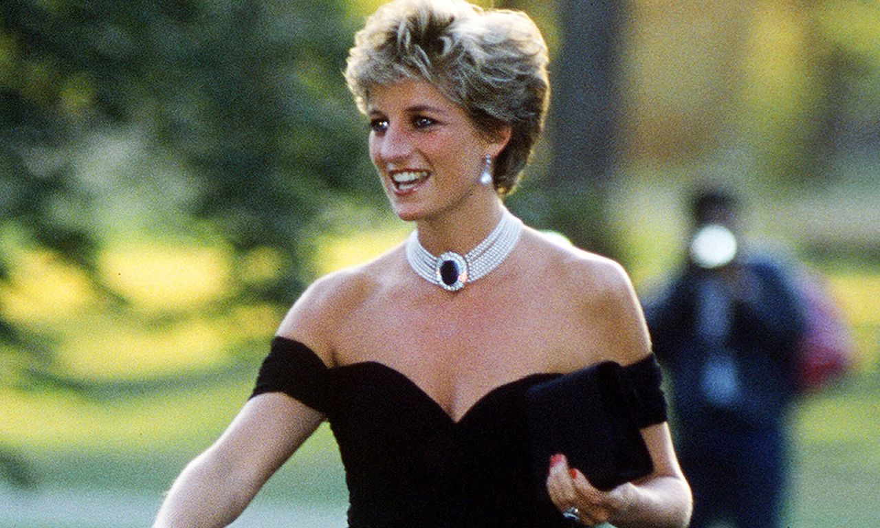 Księżna Diana w "sukience zemsty". To był akt buntu przeciwko królowej