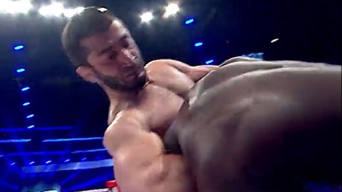 Mamed Chalidow założył gilotynę przeciwnikowi