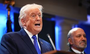 Rozsierdzony Trump podwyższa stawkę. "W pełni dozwolone 15 proc."