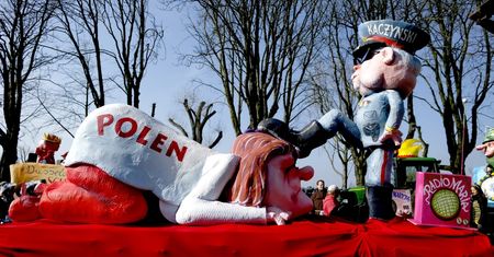 Niemiecka karykatura Kaczyńskiego znów na paradzie! (FOTO)