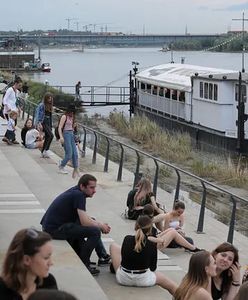 Warszawa. Zatrzęsienie na bulwarach. Przedsiębiorcy przygotowują się do otwarcia lokali