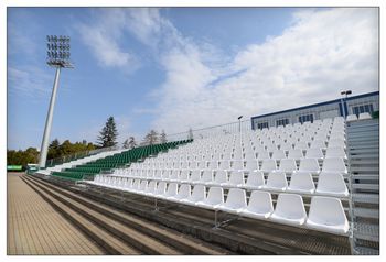 Zielona Trybuna ze zgodą na użytkowanie. Więcej miejsc dla kibiców Warty Poznań!