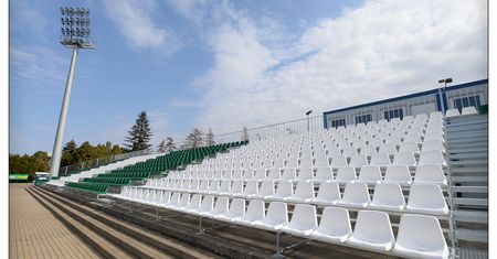 Zielona Trybuna ze zgodą na użytkowanie. Więcej miejsc dla kibiców Warty Poznań!