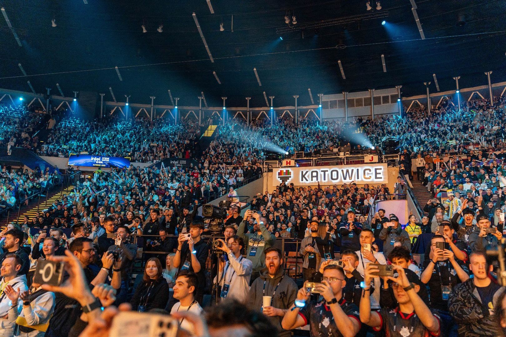 Spodek bez IEM-u. E-sportowe serce Polski zabije teraz w Krakowie. Pewna historia kończy się na naszych oczach