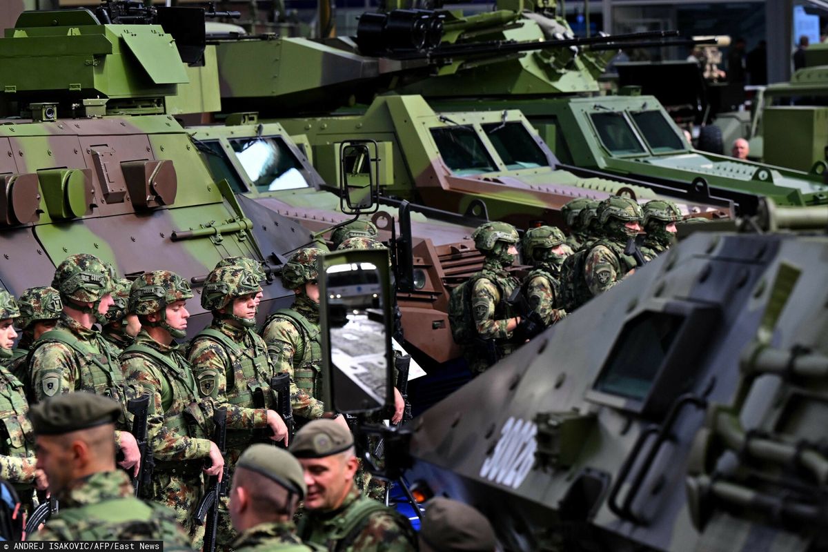 Serbia kupuje sprzęt wojskowy od Chin. "To próba zastraszenia Zachodu" - uważa ekspert. 
