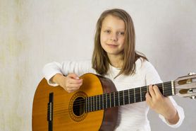 Nauka gry na instrumentach dla dzieci. Jak zachęcić malucha do muzykowania?