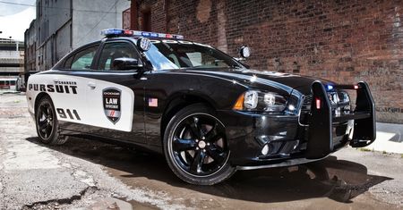 Akcja serwisowa Dodge’a – 10 000 radiowozów Charger wezwanych do serwisu
