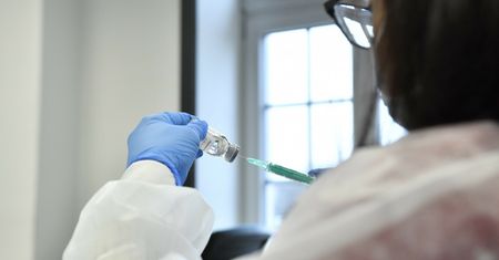 Szczepionka Johnson&Johnson pod lupą. Cessak pytany o obawy