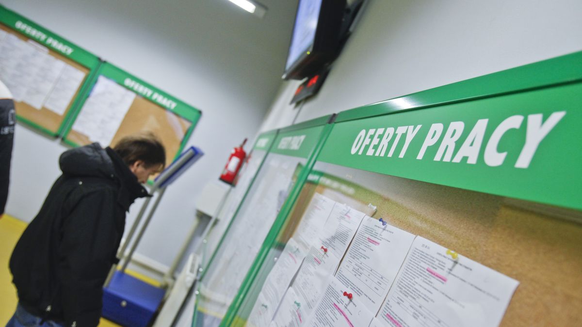 WARSZAWA URZAD PRACY POSREDNICTWO PRACY OFERTY PRACY POSZUKIWANIE FOT MAREK WISNIEWSKI 08/01/2013 CYFRA
WARSZAWA, 08.01.2013. URZAD PRACY POSREDNICTWO PRACY OFERTY PRACY POSZUKIWANIE.,Image: 428002454, License: Rights-managed, Restrictions: , Model Release: no, Credit line: MAREK WISNIEWSKI / Puls Biznesu / Forum
MAREK WISNIEWSKI / Puls Biznesu / Forum
W;I