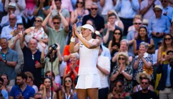 "Wygrywa każdy mecz". Iga Świątek faworytką finału Wimbledonu