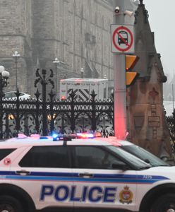 "Ukryjcie się". Policja obstawiła budynek parlamentu Kanady