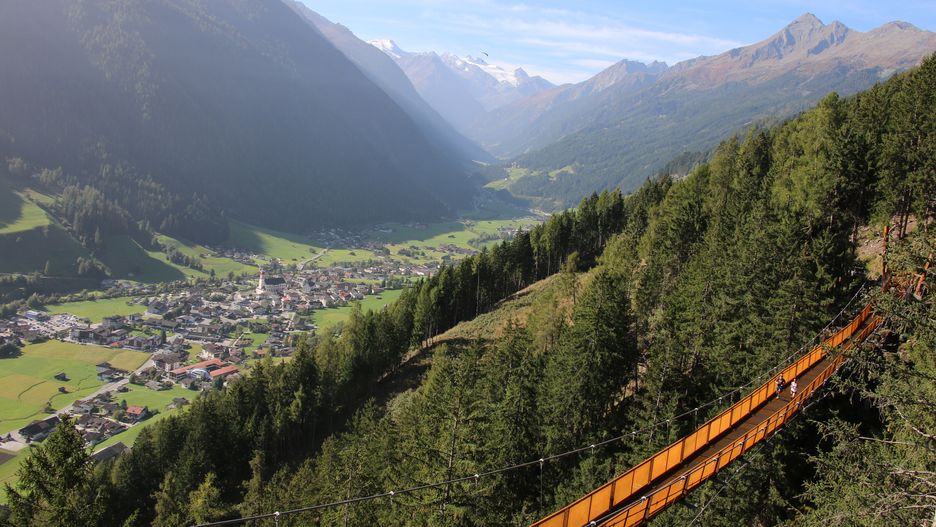 Wiszący most jest nową atrakcją doliny Stubai