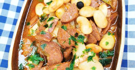 Smakuje o niebo lepiej niż fasolka po bretońsku. Każdy się skusi