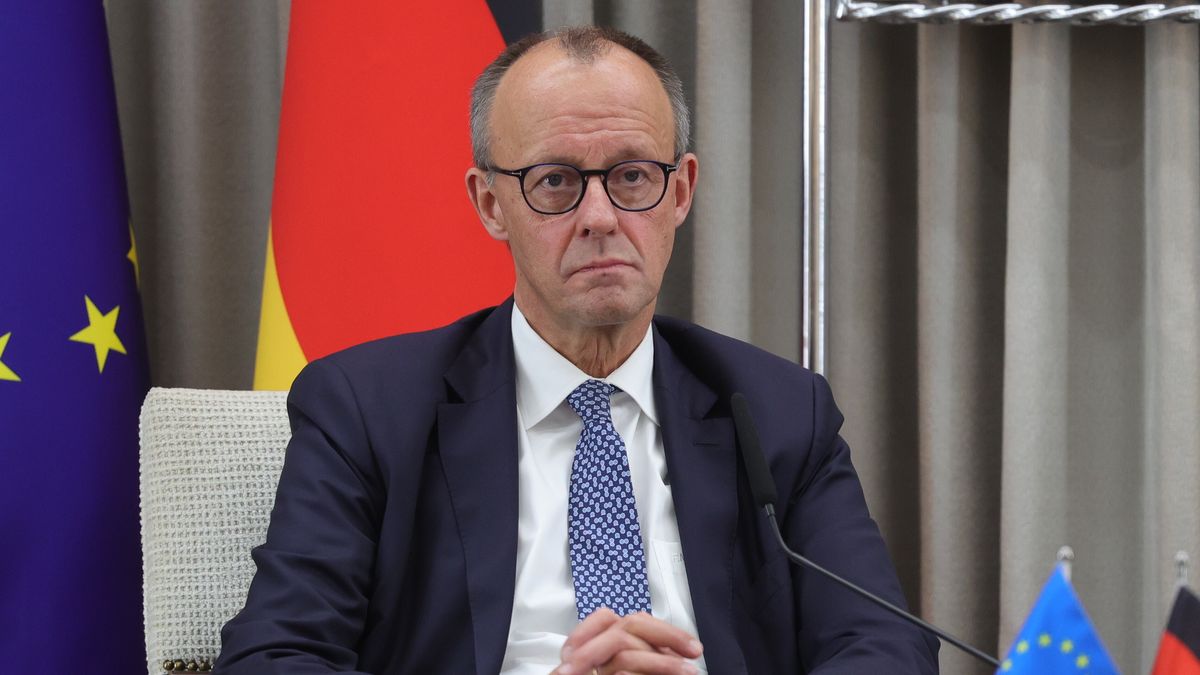 German Chancellor Friedrich Merz looks on during a meeting with the Israeli President Isaac Herzog (not pictured) at the President's residence in Jerusalem, 06 December 2025. EPA/ABIR SULTAN / POOL Dostawca: PAP/EPA.