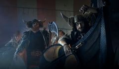 Współcześni Wikingowie reklamują kabanosy Tarczyński w większych opakowaniach (wideo)