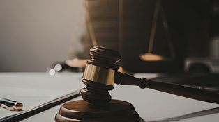 Wyłudzili prawie 33 mln zł unijnych pieniędzy. Akt oskarżenia przeciwko 10 osobom