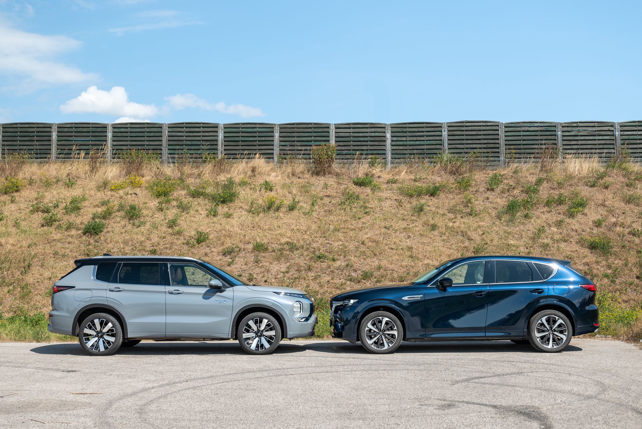 Mitsubishi Outlander PHEV vs. Mazda CX-60 e-SKYACTIV D