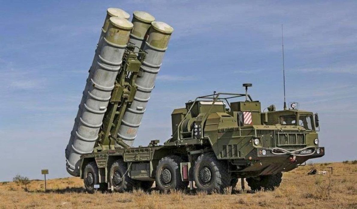 Rosjanie tworzą nowy pocisk. Chcą nim strzelać z wyrzutni S-400 Triumf