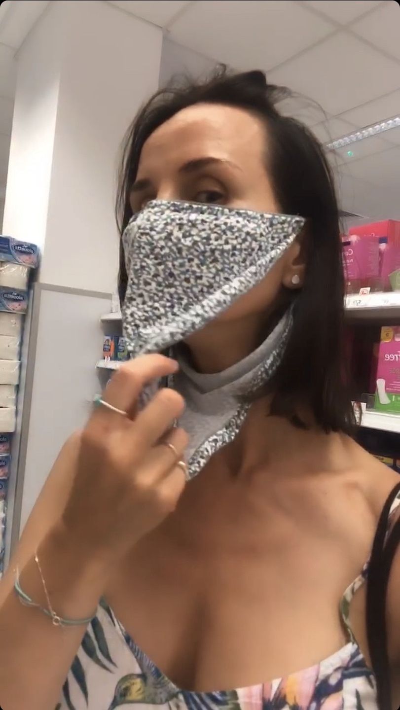 Viola Kołakowska paradowała po drogerii z majtkami na twarzy