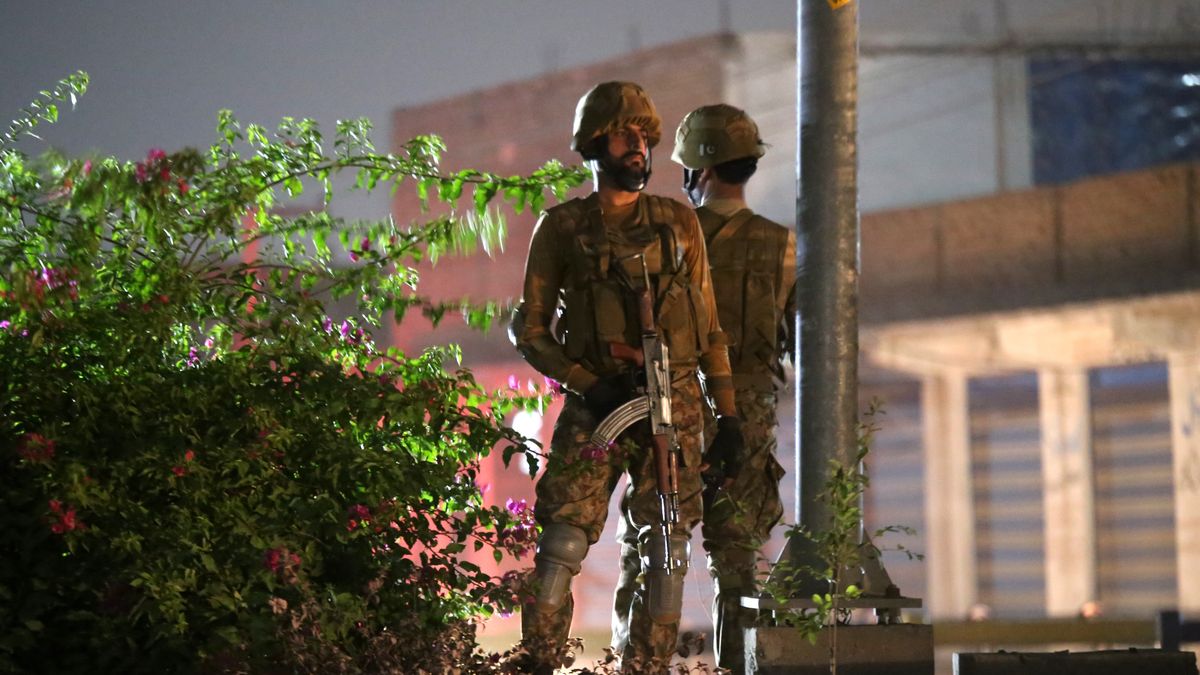 Pakistańscy funkcjonariusze służb bezpieczeństwa