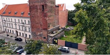 Niezwykłe znalezisko w Wieży Zegarowej w Płocku. Drewno trafiło do badań
