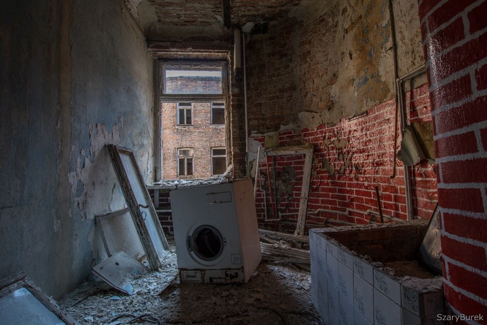 Warszawski urbex: Co znajduje się wewnątrz kamienicy przy Żelaznej 43? 25