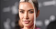 Kim Kardashian jak lalka Barbie. Zachwyciła, lecz nie sukienką