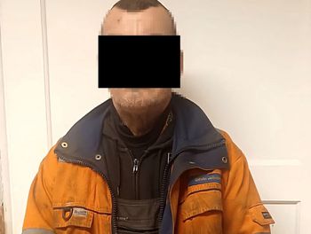 W biały dzień napadł na seniorkę. Wykręcił jej palce, by wyrwać torebkę