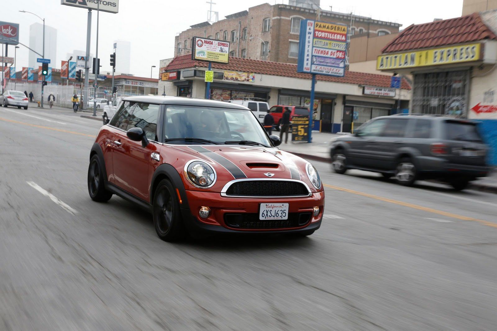 Galeria Mini jako celebracja sprzedaży półmilionowego egzemplarza w USA 115