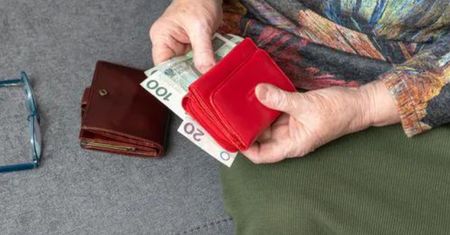 Aż 325 zł co miesiąc. Niewielu Polaków wie o tym świadczeniu